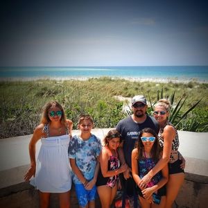 Meet your Posher, Crystal